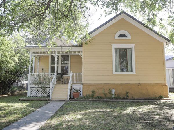 141 N 5TH ST, Hot Springs, SD 57747