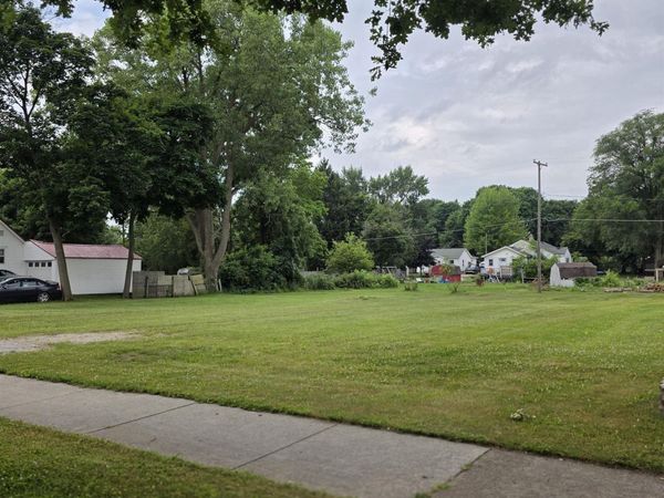111 Grove, Alma, MI 48801