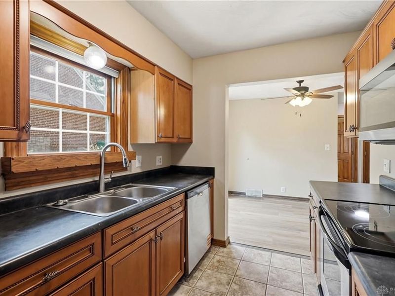 104 N Bromfield Road, Kettering, OH 45429 Photo 17