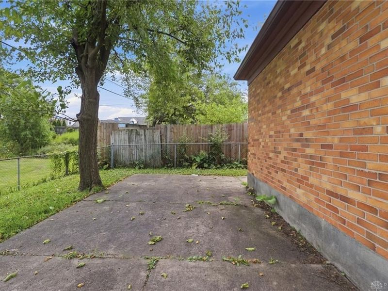 104 N Bromfield Road, Kettering, OH 45429 Photo 54