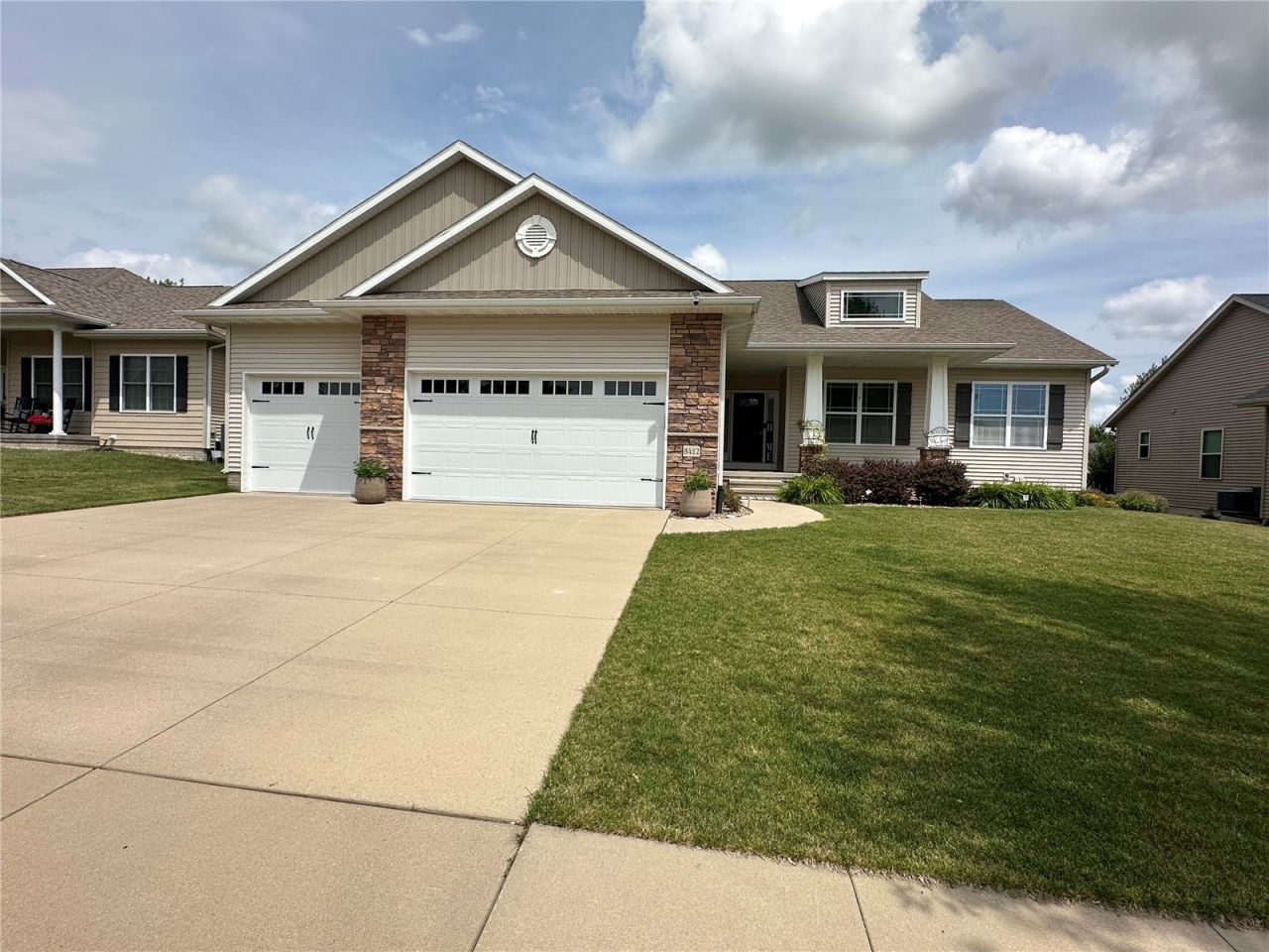 8412 Kensington Drive Ne, Cedar Rapids, IA 52402 Main Photo