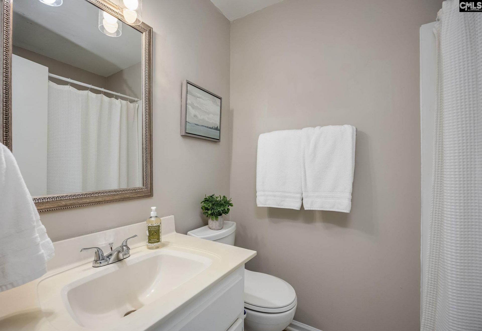 819 Holland Avenue Photo 17