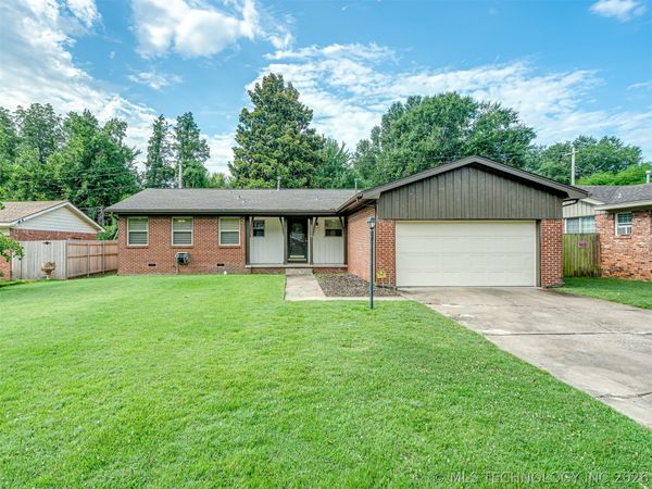 2486 E 54th Street , Tulsa, OK 74105