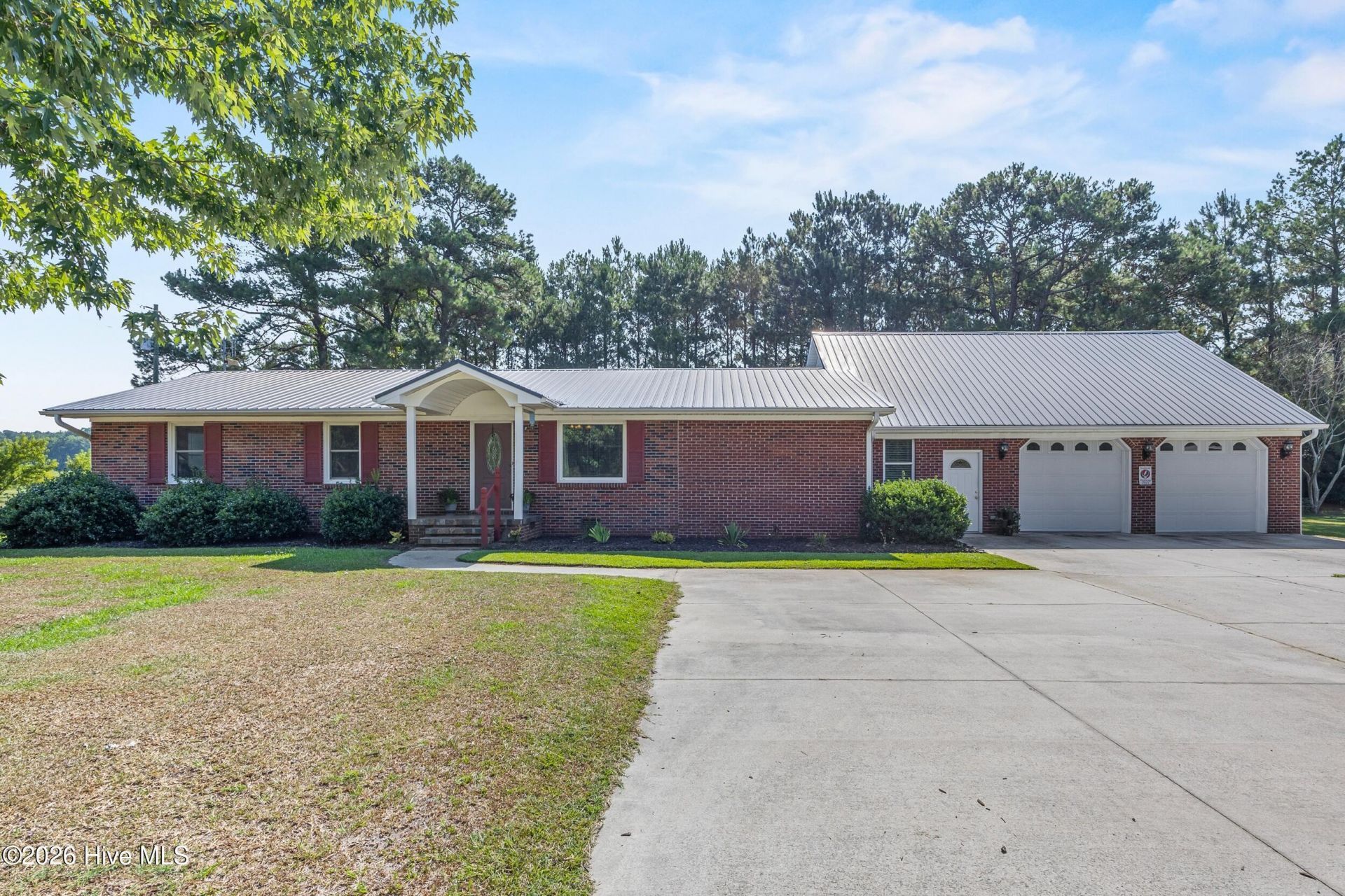 727 Delway Highway, Rose Hill, NC 28458 Main Photo