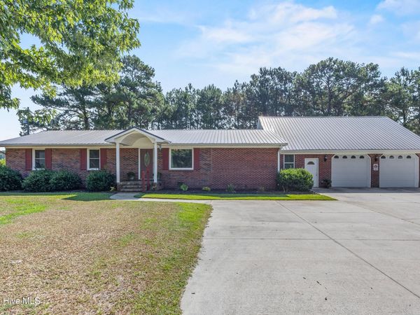 727 Delway Highway, Rose Hill, NC 28458