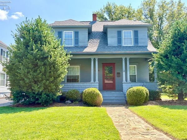 202 Euclid Avenue, Bellevue, OH 44811