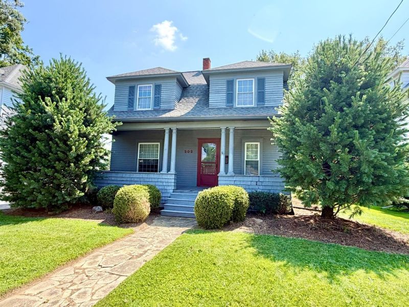 202 Euclid Avenue, Bellevue, OH 44811 Photo 2