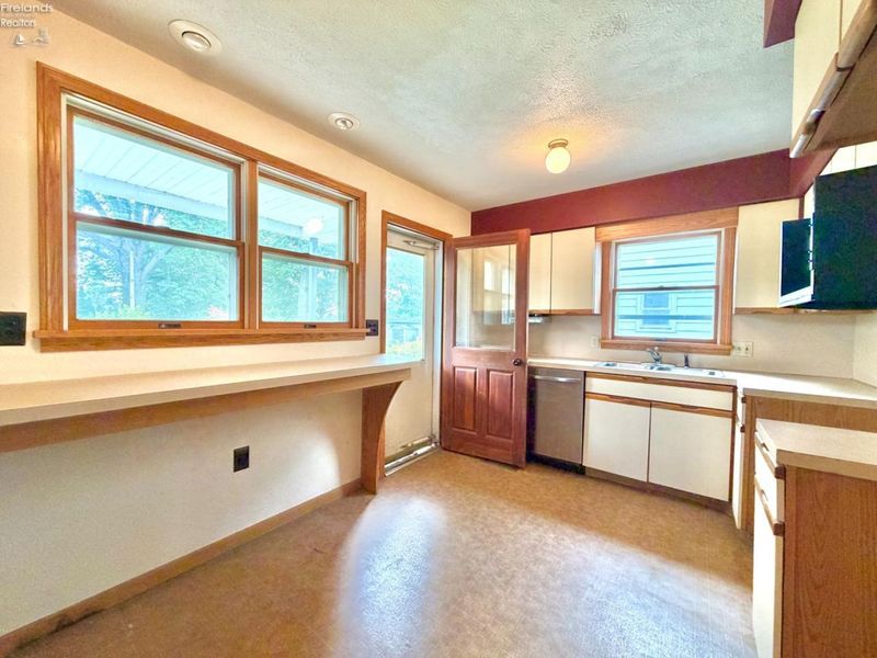 202 Euclid Avenue, Bellevue, OH 44811 Photo 25