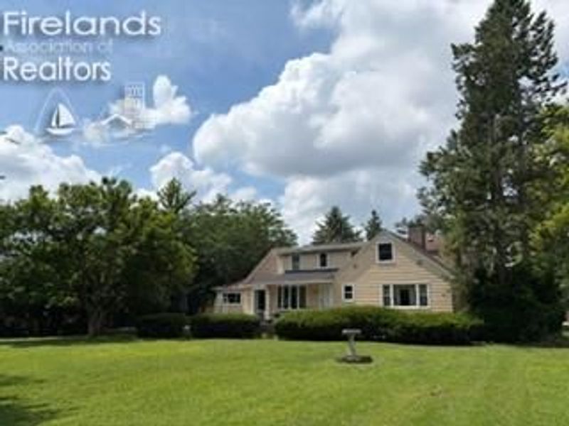 375 Melmore St, Tiffin, OH 44883 Photo 3