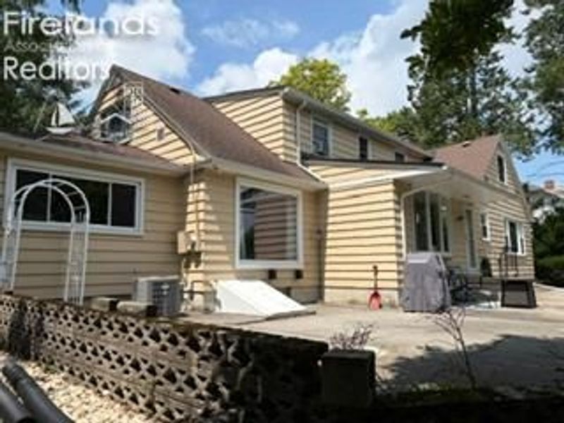 375 Melmore St, Tiffin, OH 44883 Photo 4