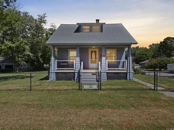 34 Ricard St, Seekonk, MA 02771