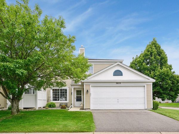 2033 Southcross Drive W, Unit 401, Burnsville, MN 55306