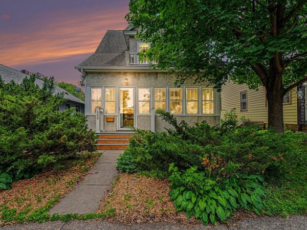 998 Minnehaha Avenue W, Saint Paul, MN 55104