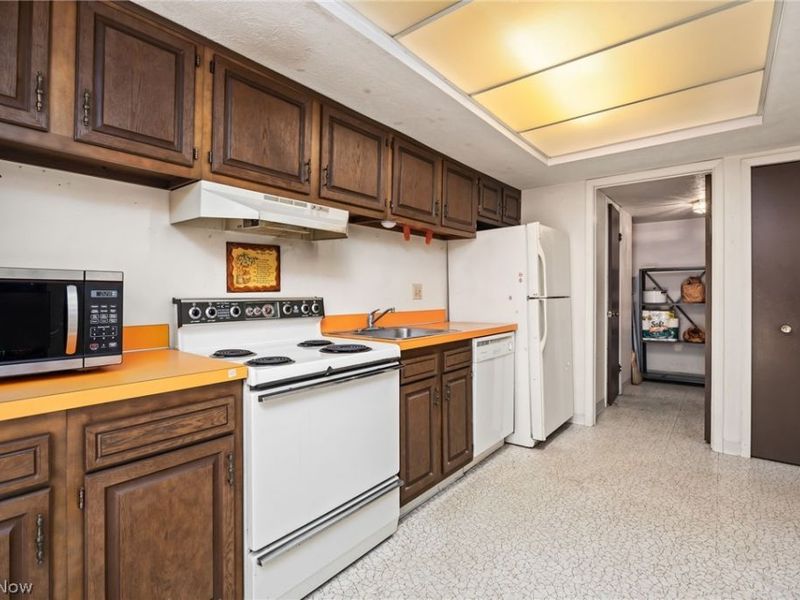 11491 Harbour Light Drive, North Royalton, OH 44133 Photo 3