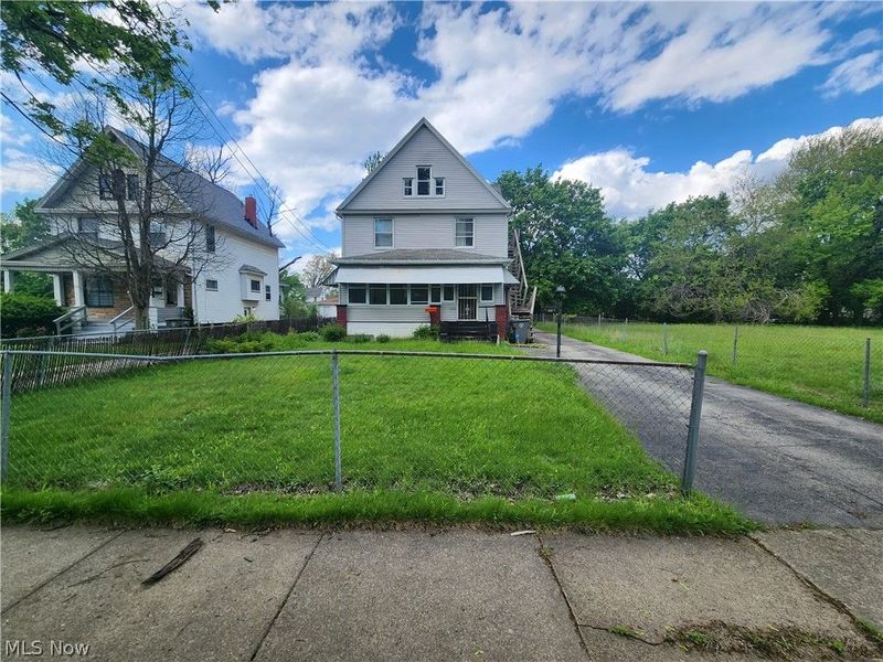 160 W Laclede Avenue, Youngstown, OH 44507 Photo 2