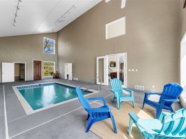 319 Meadowlakes DR, Marble Falls, TX 78654