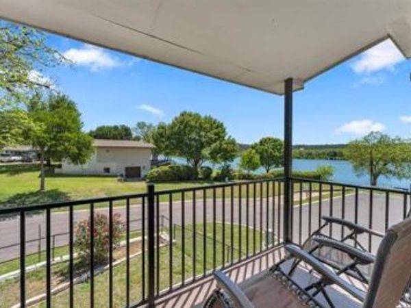 319 Meadowlakes DR, Marble Falls, TX 78654