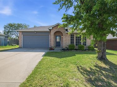 4828 Deal Drive, Fort Worth, TX 76135