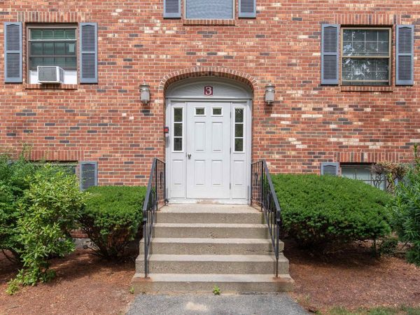 3 Fairfax Avenue, Unit 143, Derry, NH 03038