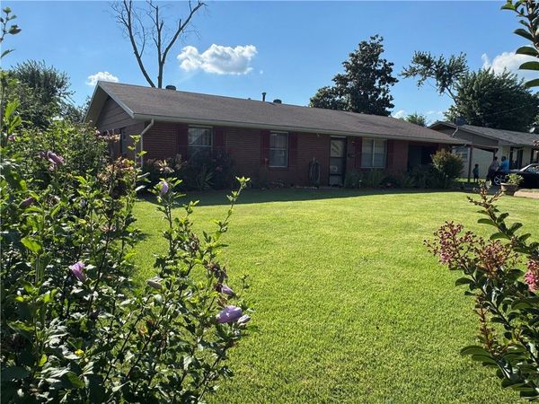806 7th Street , Rogers, AR 72756
