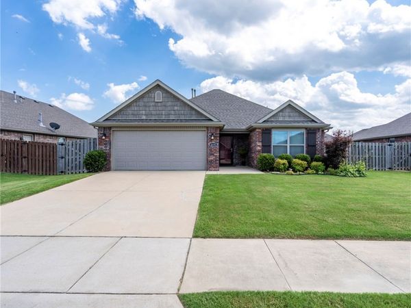 4431 W Wales Drive , Fayetteville, AR 72704