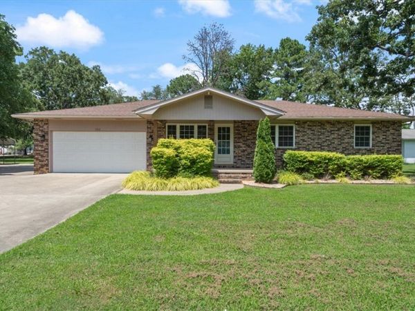 1362 Elm Springs Road, Springdale, AR 72762