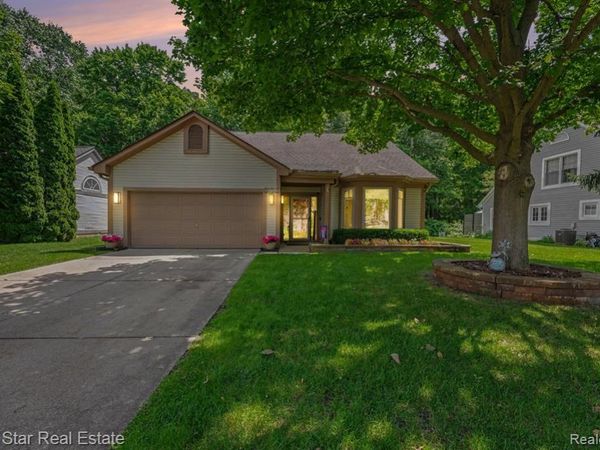 6838 Fox Lane, Waterford Twp, MI 48327