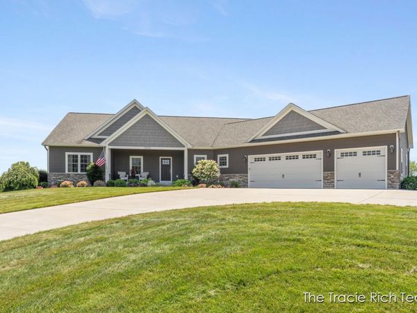 5930 12 Mile Road NE, Rockford, MI 49341