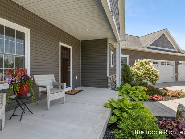 5930 12 Mile Road NE, Rockford, MI 49341