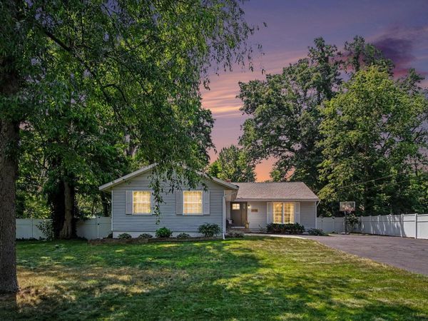 6146 Burton Street SE, Grand Rapids, MI 49546
