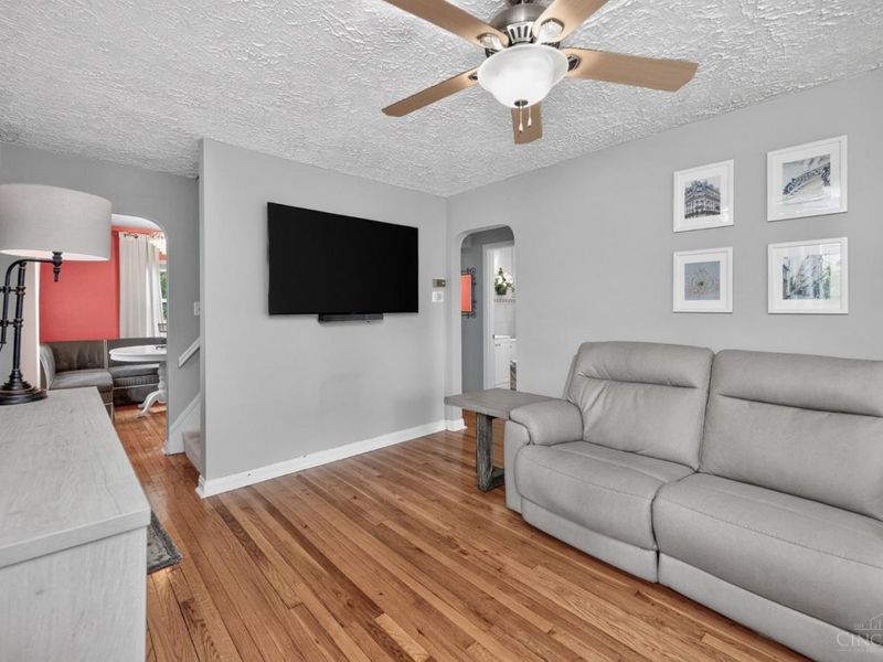 8008 Camner Avenue, Sycamore Township, OH 45236 Photo 4