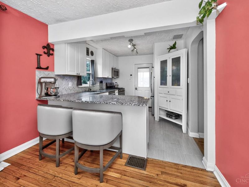 8008 Camner Avenue, Sycamore Township, OH 45236 Photo 6