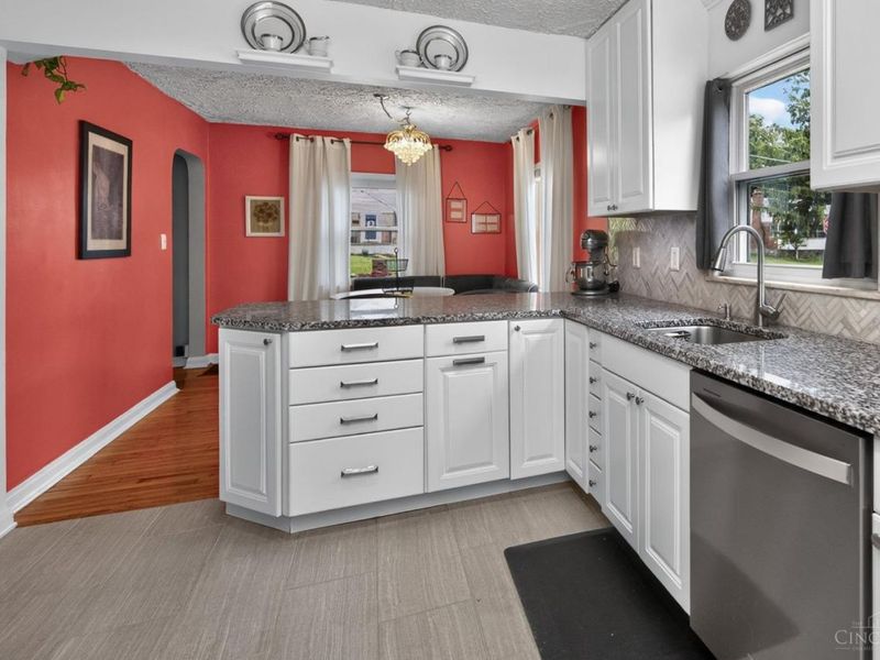 8008 Camner Avenue, Sycamore Township, OH 45236 Photo 9