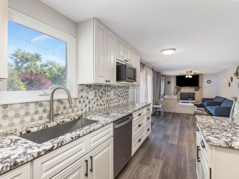 8147 Woodward Drive, West Chester, OH 45069 Photo 11