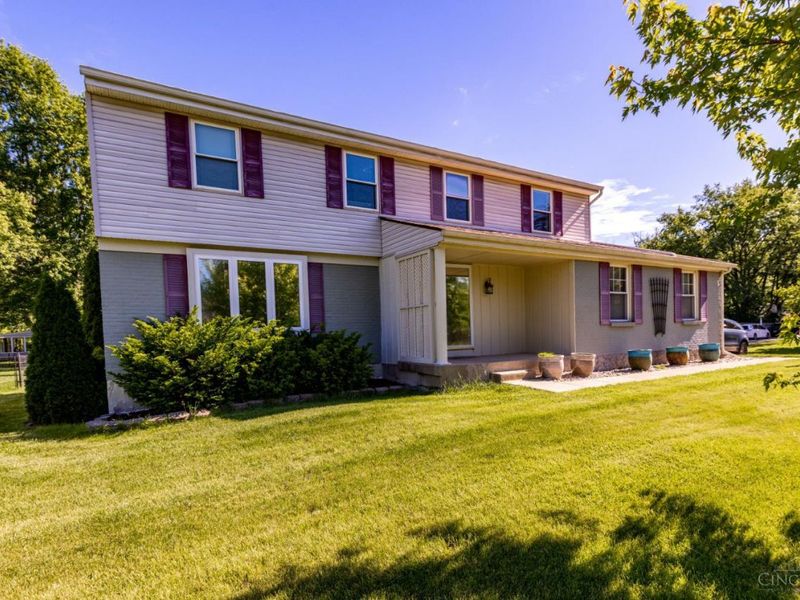 8147 Woodward Drive, West Chester, OH 45069 Photo 2