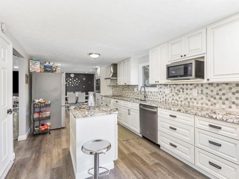 8147 Woodward Drive, West Chester, OH 45069 Photo 7