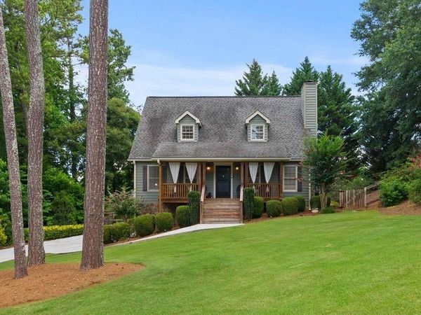 502 Oconee Court , Woodstock, GA 30188