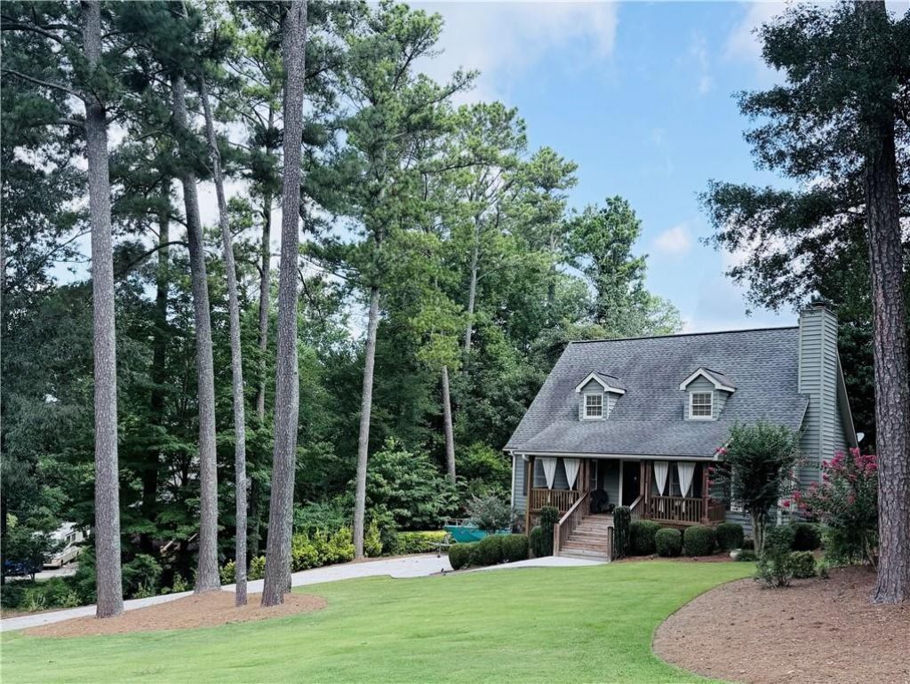 502 Oconee Court  Woodstock, GA 30188