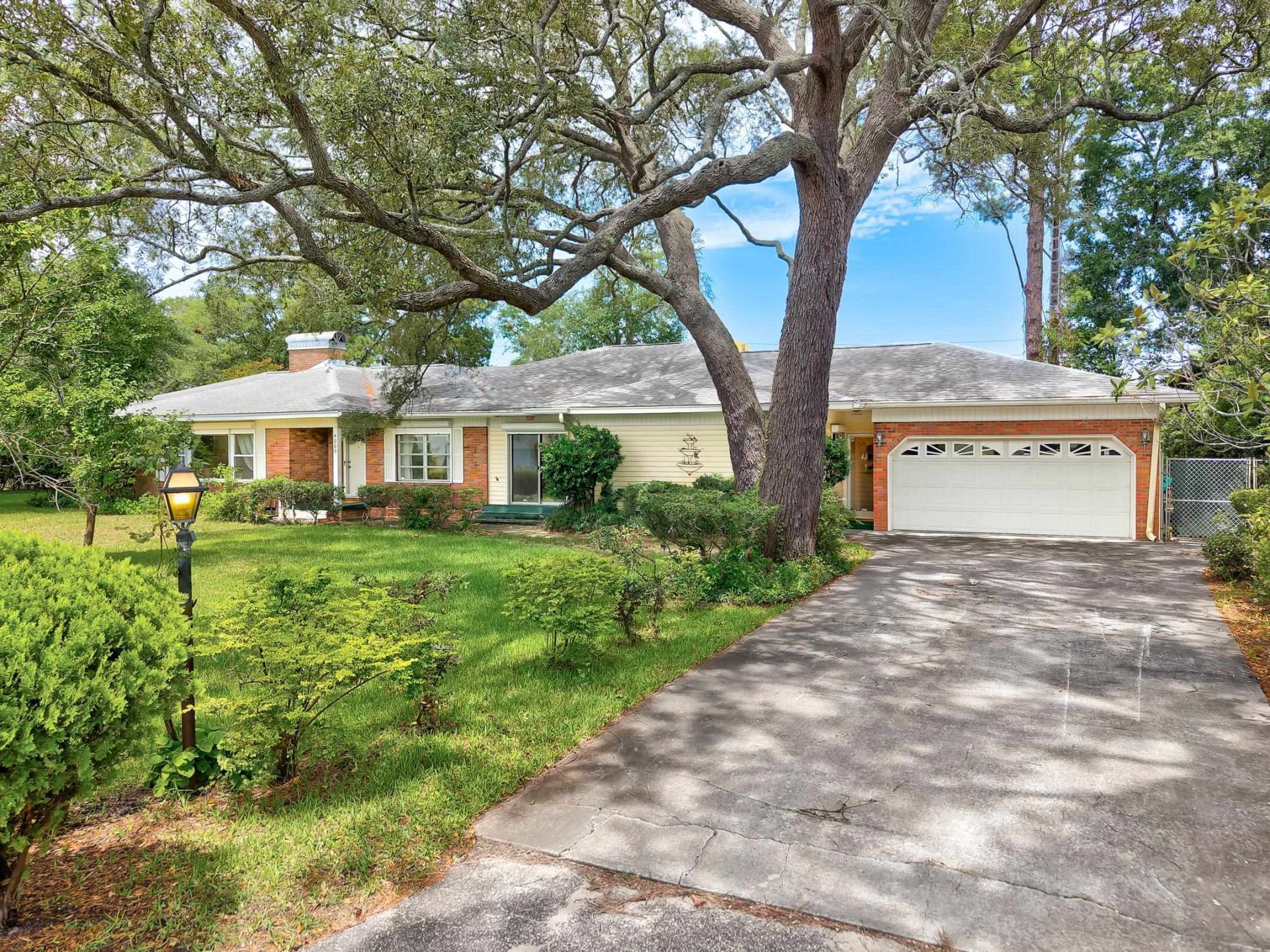4000 Poinsett St. Photo 4
