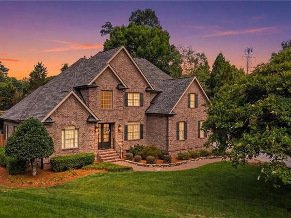 100 Pearce Drive, Jamestown, NC 27282