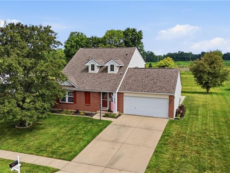 1935 Springwood Drive, Piqua, OH 45356 Photo 2