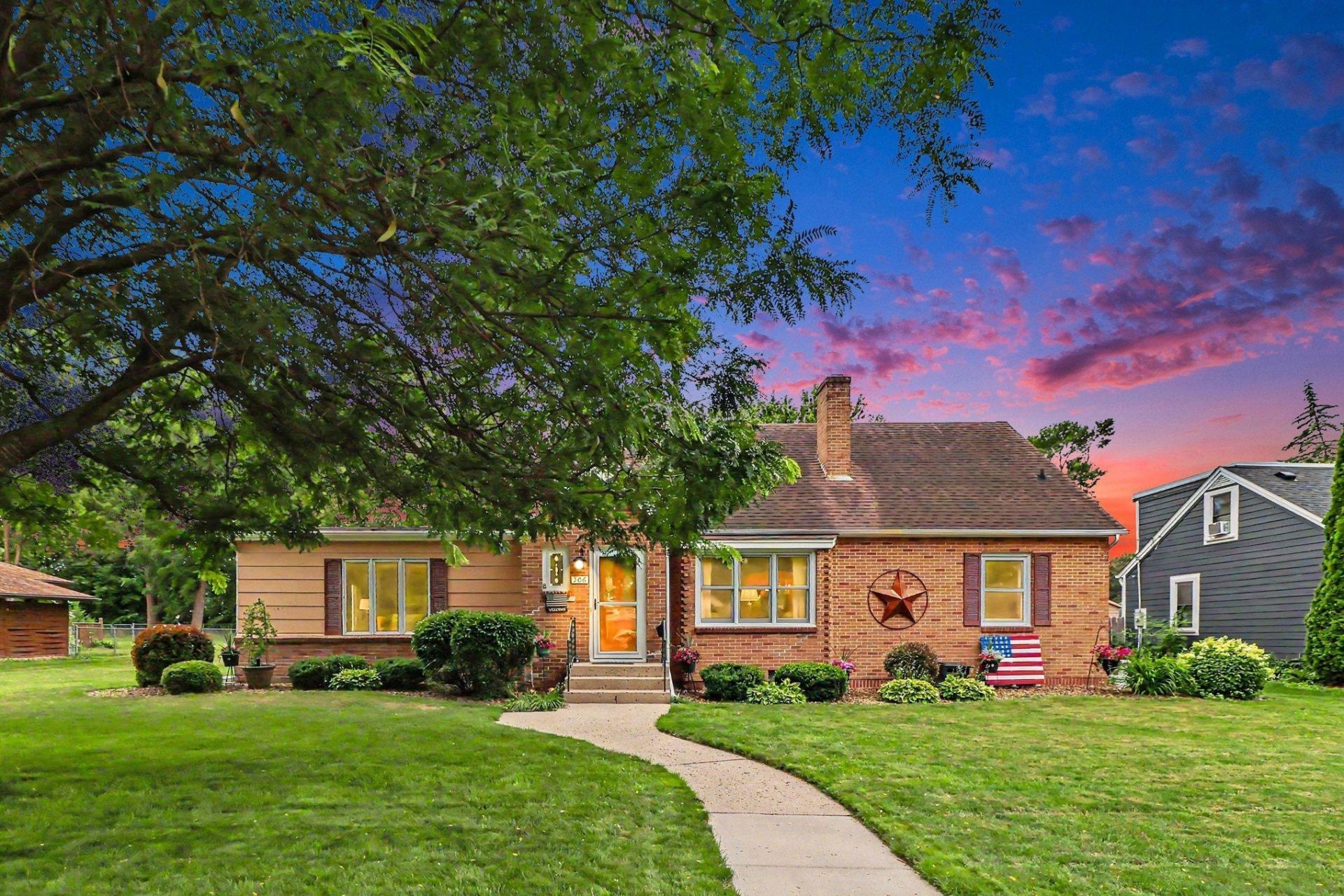 506 Elm Avenue Se, Montgomery, MN 56069 Main Photo