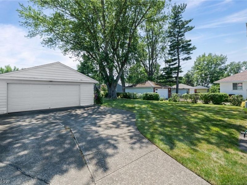 11021 Schwab Drive, Parma, OH 44130 Photo 37