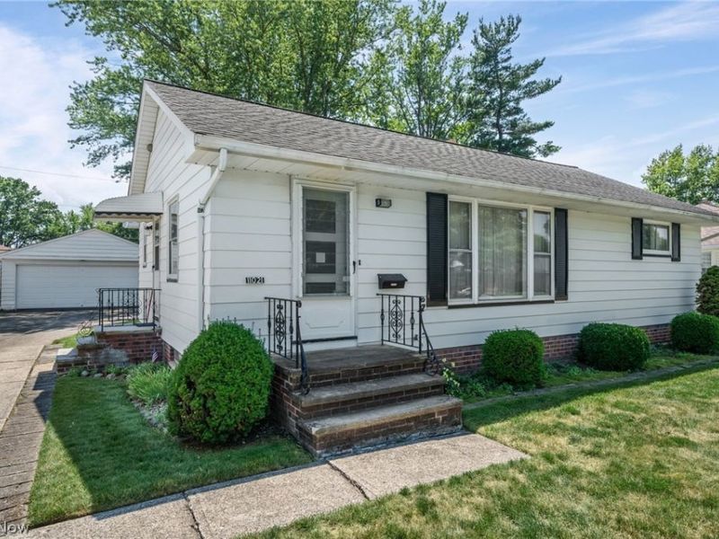 11021 Schwab Drive, Parma, OH 44130 Photo 5