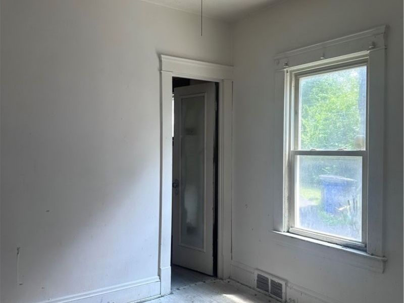 12905 Forest Avenue, Cleveland, OH 44120 Photo 13