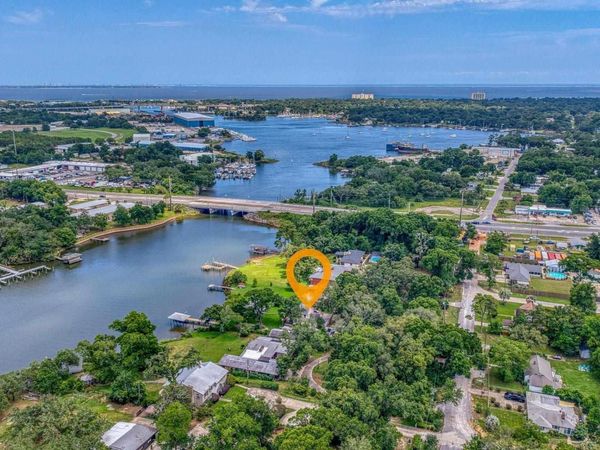 208 Pinewood Ln, Pensacola, FL 32507