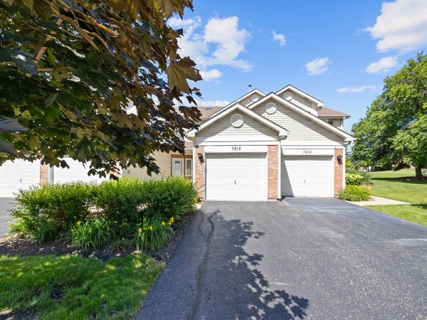 7818 Darien Lake Drive, Darien, IL 60561