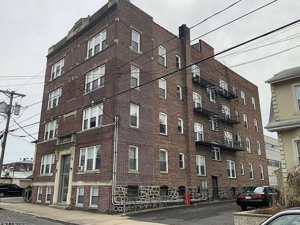 214 Lawton Ave, Unit 14, Cliffside Park, NJ 07010
