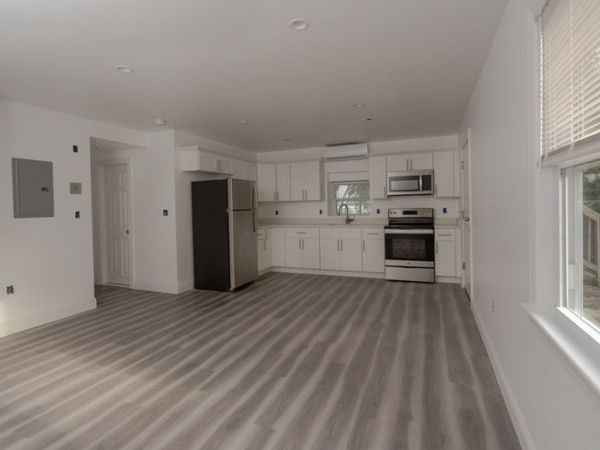 11 Park St, Unit 8, Haverhill, MA 01830