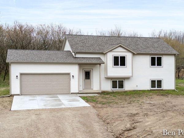 14123 Beardslee Street NE, Greenville, MI 48838